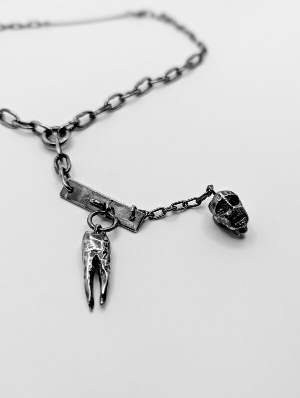 BK11 - HEAD & TOOTH Necklace